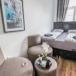 Comfortable Accommodations In The Alterlaa Area Lv5